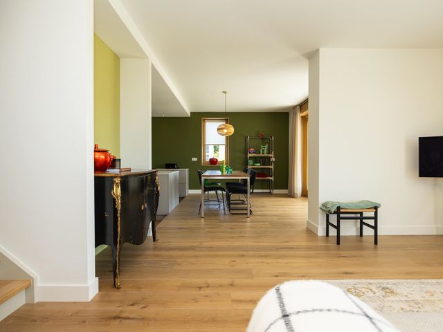 West 49, Avenhorn
