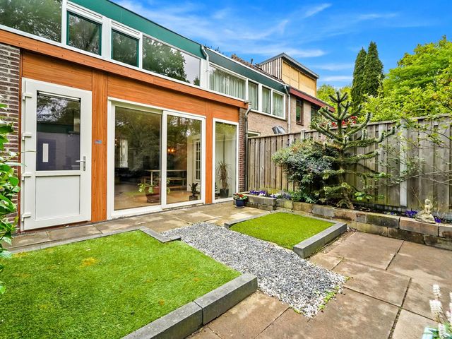 J.C. van der Lansstraat 50, 'S-Gravenhage
