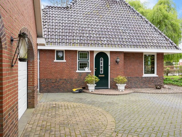 Langeweg 1, Grootegast