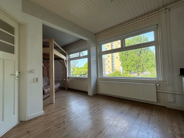 E. Thomassen à Thuessinklaan 37A, Groningen