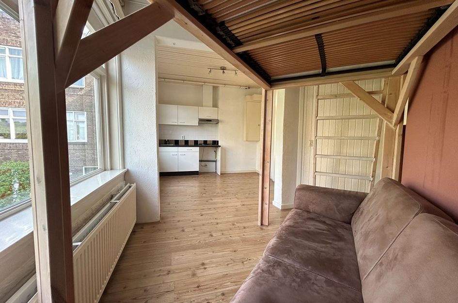 E. Thomassen à Thuessinklaan 37A