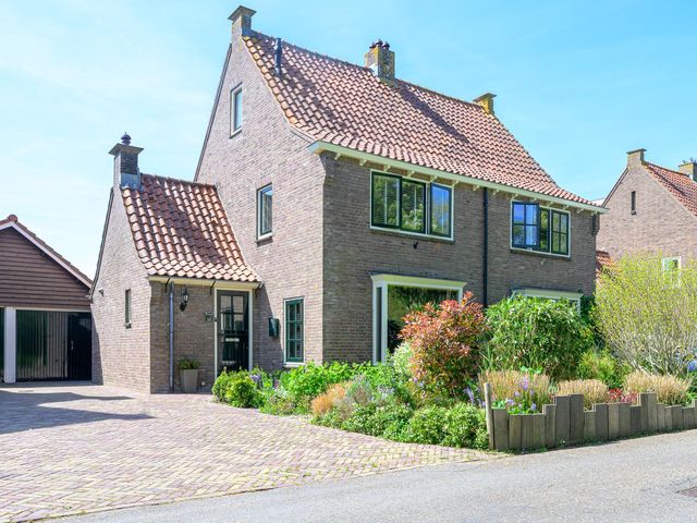 Bosstraat 65, Winkel
