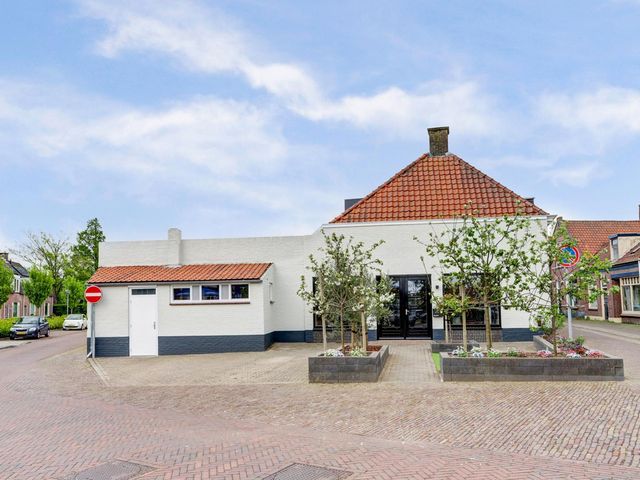 Markt 4, Oosterland