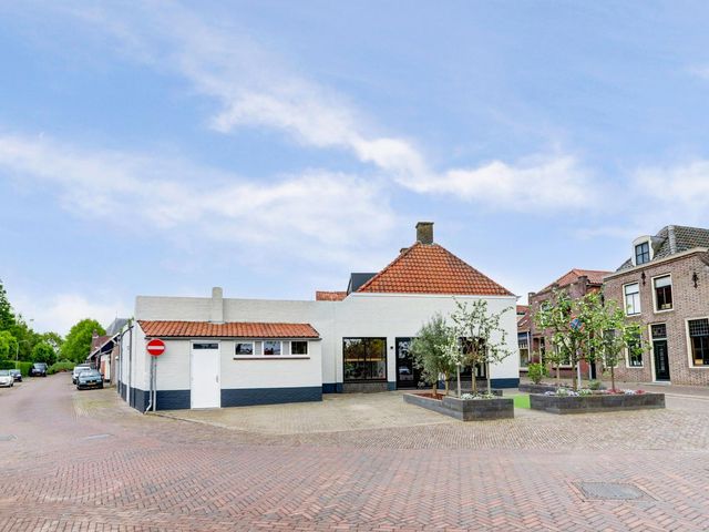 Markt 4, Oosterland