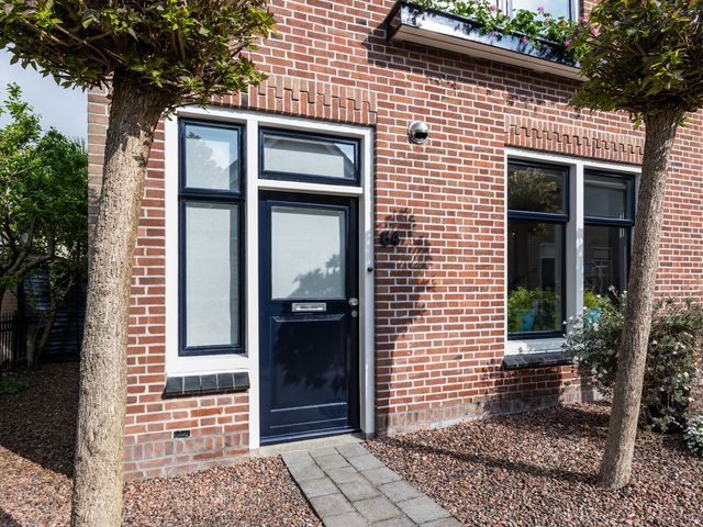 Spui 64, Strijen