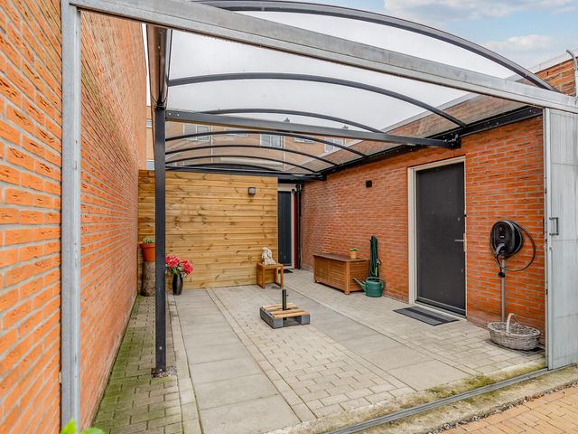 Eendragt 7, Lelystad