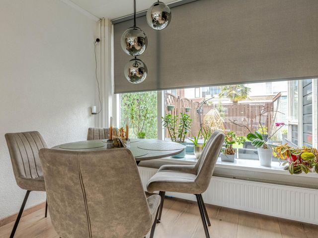 Jacob van Lennepstraat 12, Spijkenisse