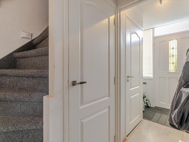 Jacob van Lennepstraat 12, Spijkenisse