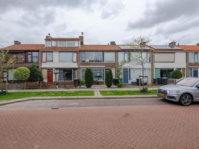 Jacob van Lennepstraat 12, Spijkenisse