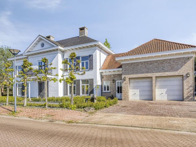 Steenhof 4, Bavel