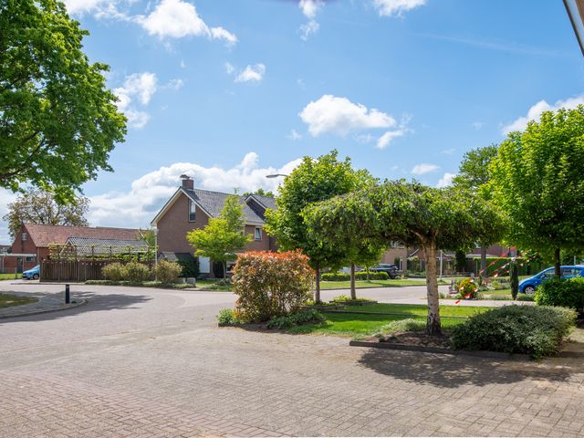 Ypeloweg 5A, Enter