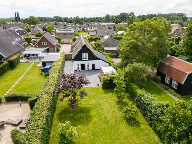 Burgemeester van der Schansstraat 27, Andel