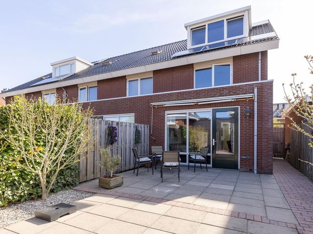 Parelgras 55, Wognum