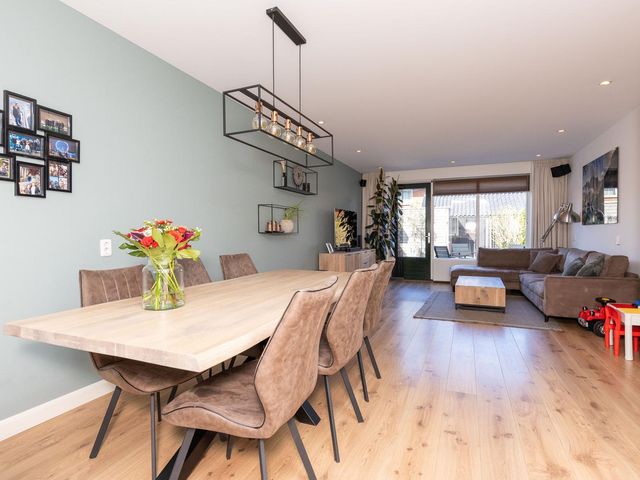 Parelgras 55, Wognum