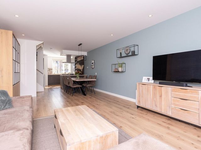 Parelgras 55, Wognum