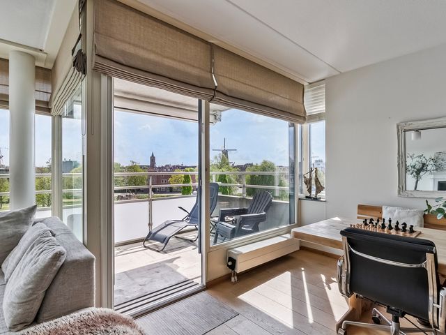 Joop Den Uyllaan 67, Schiedam