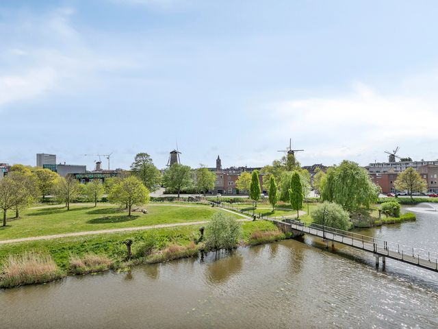 Joop Den Uyllaan 67, Schiedam