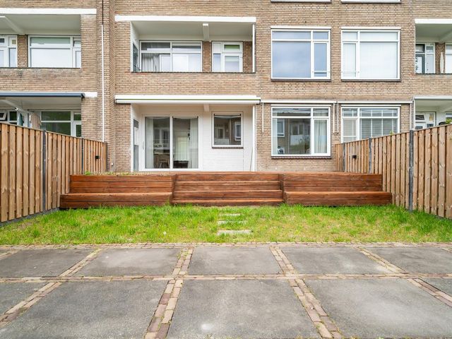 Monseigneur van Steelaan 238, Voorburg