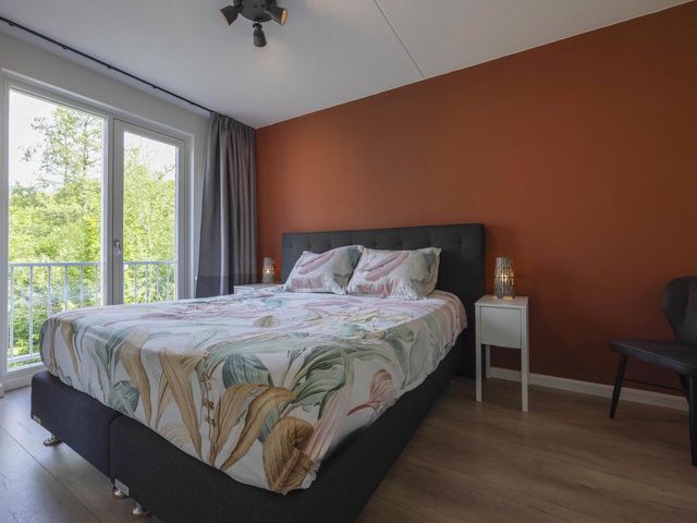 Leypad 19, Haaren
