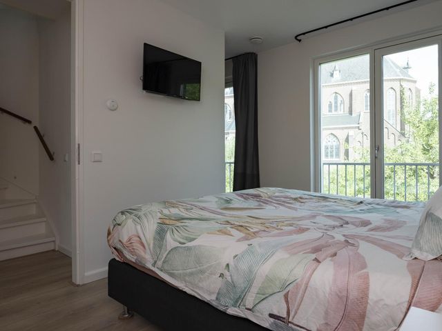 Leypad 19, Haaren