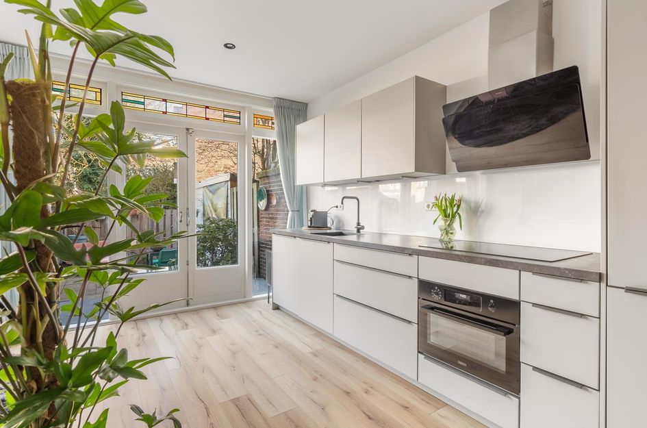 Donker Curtiusstraat 26B