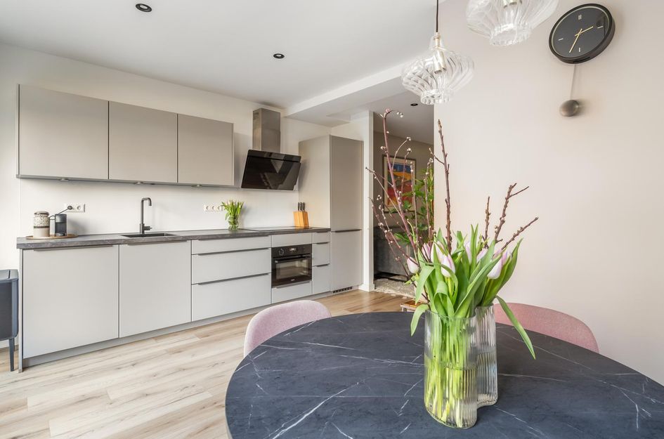 Donker Curtiusstraat 26B