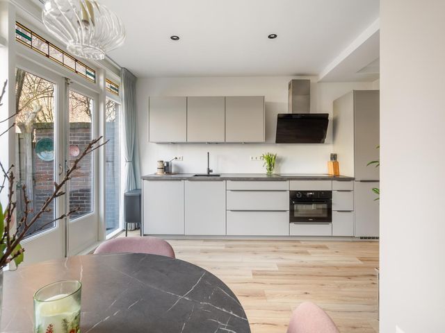 Donker Curtiusstraat 26B, Rotterdam