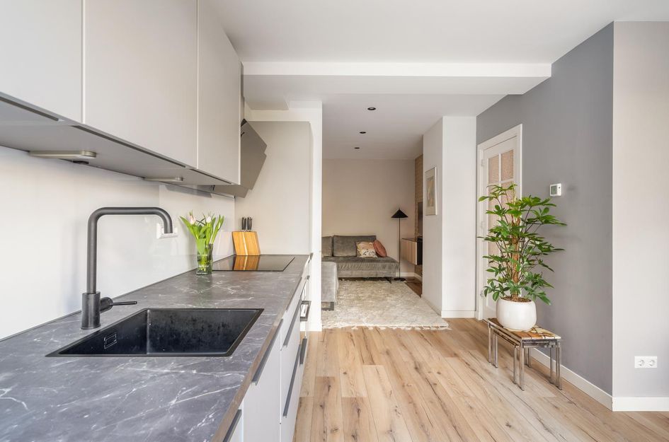Donker Curtiusstraat 26B
