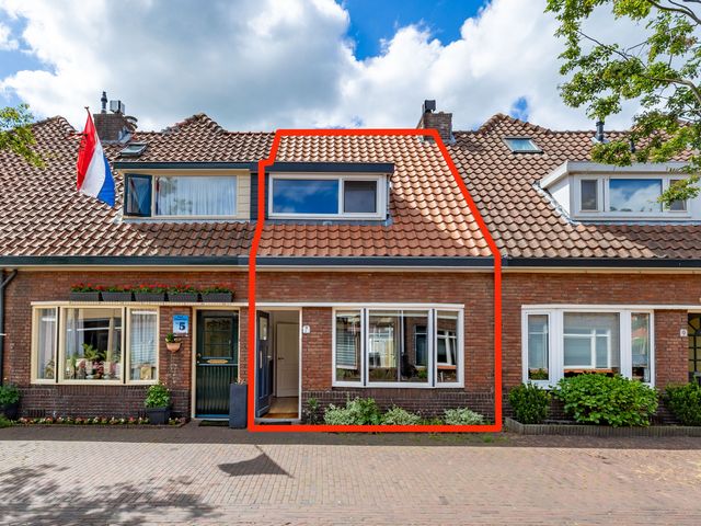 Erasmusstraat 7, Voorschoten