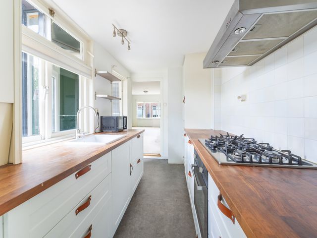 Erasmusstraat 7, Voorschoten