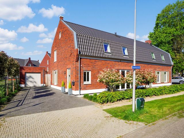 Raadhuisstraat 8, Berkel-Enschot