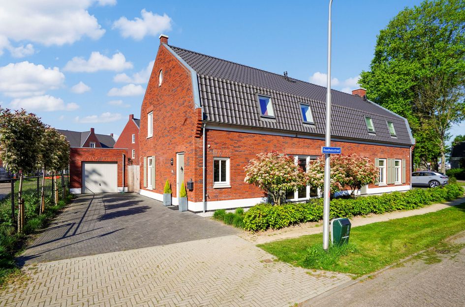Raadhuisstraat 8