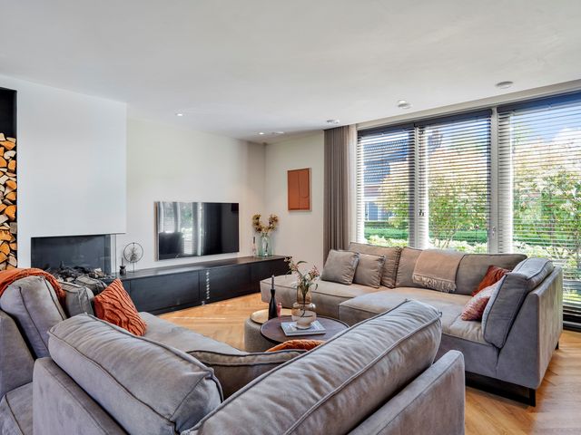 Raadhuisstraat 8, Berkel-Enschot
