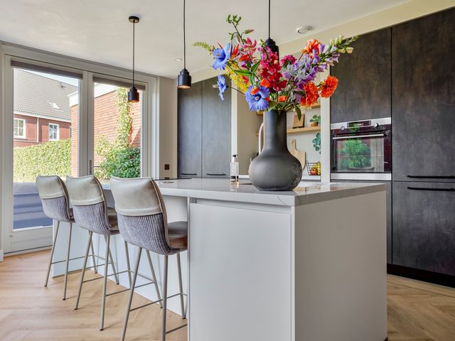 Raadhuisstraat 8, Berkel-Enschot