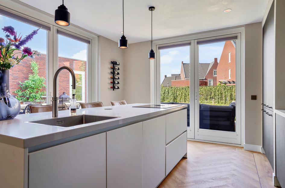Raadhuisstraat 8