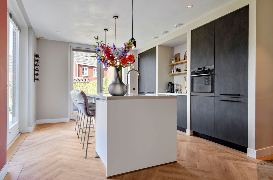 Raadhuisstraat 8