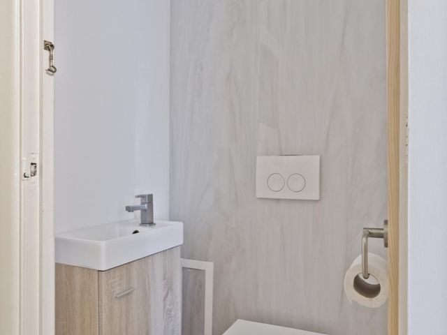 Buys Ballotsingel 68A, Schiedam