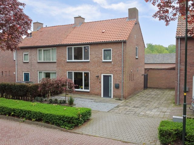 Van Gerwenstraat 16, Hapert