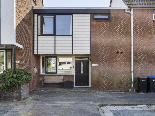 Doorzwin 2308, Julianadorp