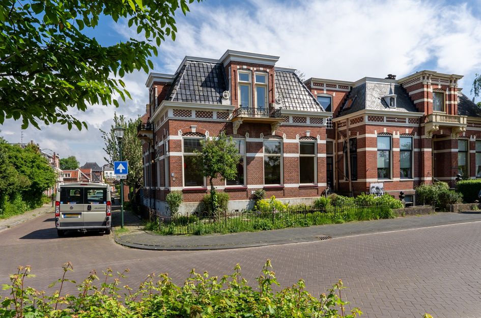 Emmastraat 16