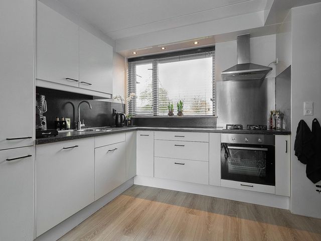 Stoholm 105, Hoofddorp