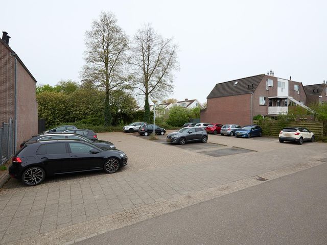 Stoholm 105, Hoofddorp