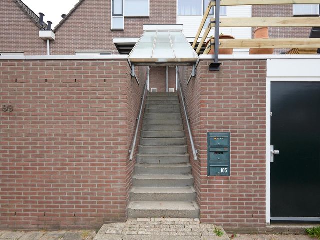 Stoholm 105, Hoofddorp