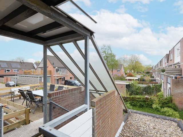 Stoholm 105, Hoofddorp