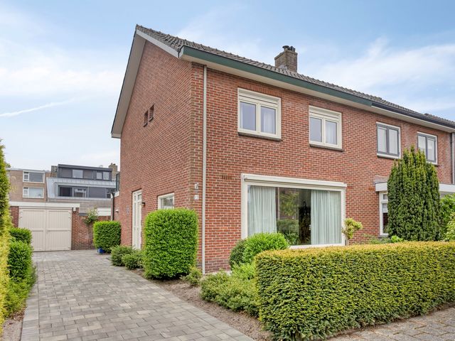 Carry Van Bruggenstraat 12, Zwolle