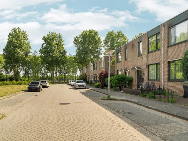 Inktvisplein 34, Almere