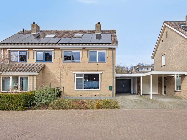 Kievitsbloem 10, Dalfsen