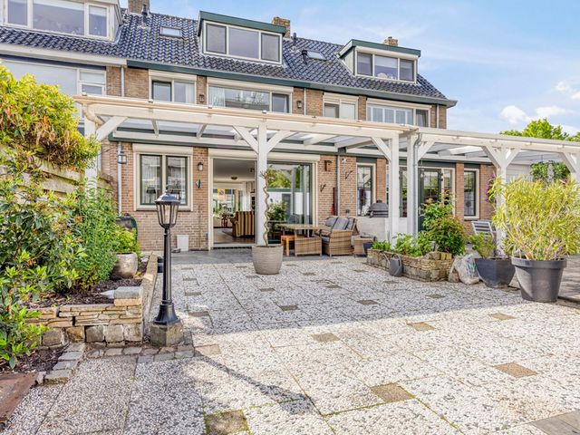 Charlotte de Bourbonstraat 3, Leiderdorp