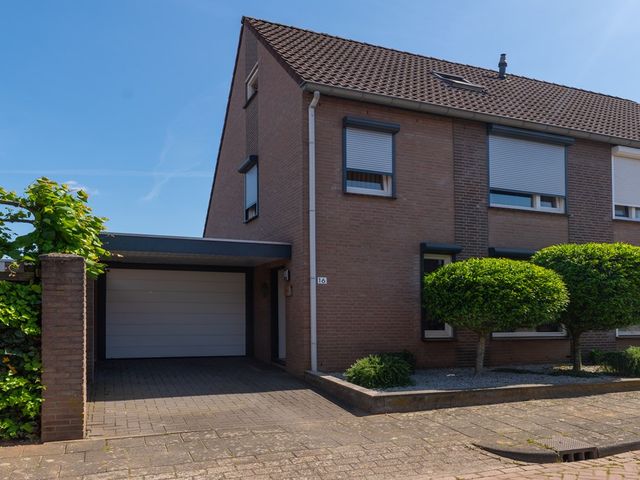 Molenveldstraat 16, Baarlo Lb