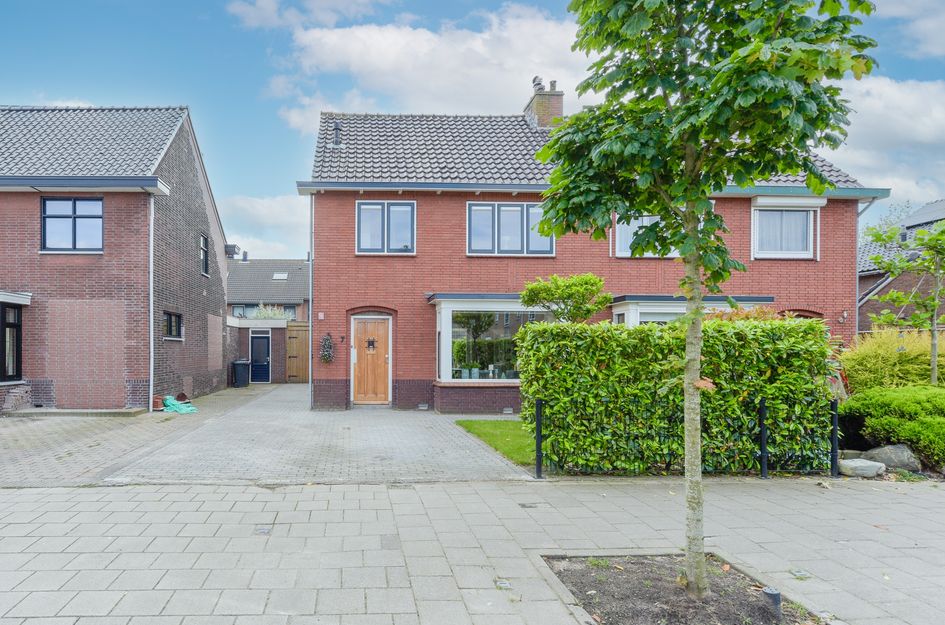 Waldeck Pyrmontstraat 7